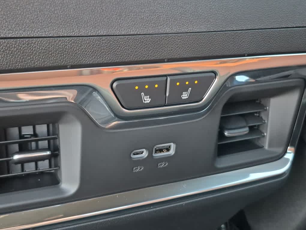 2026 GMC Sierra 3500HD Denali Ultimate - Onyx Black exterior view 8