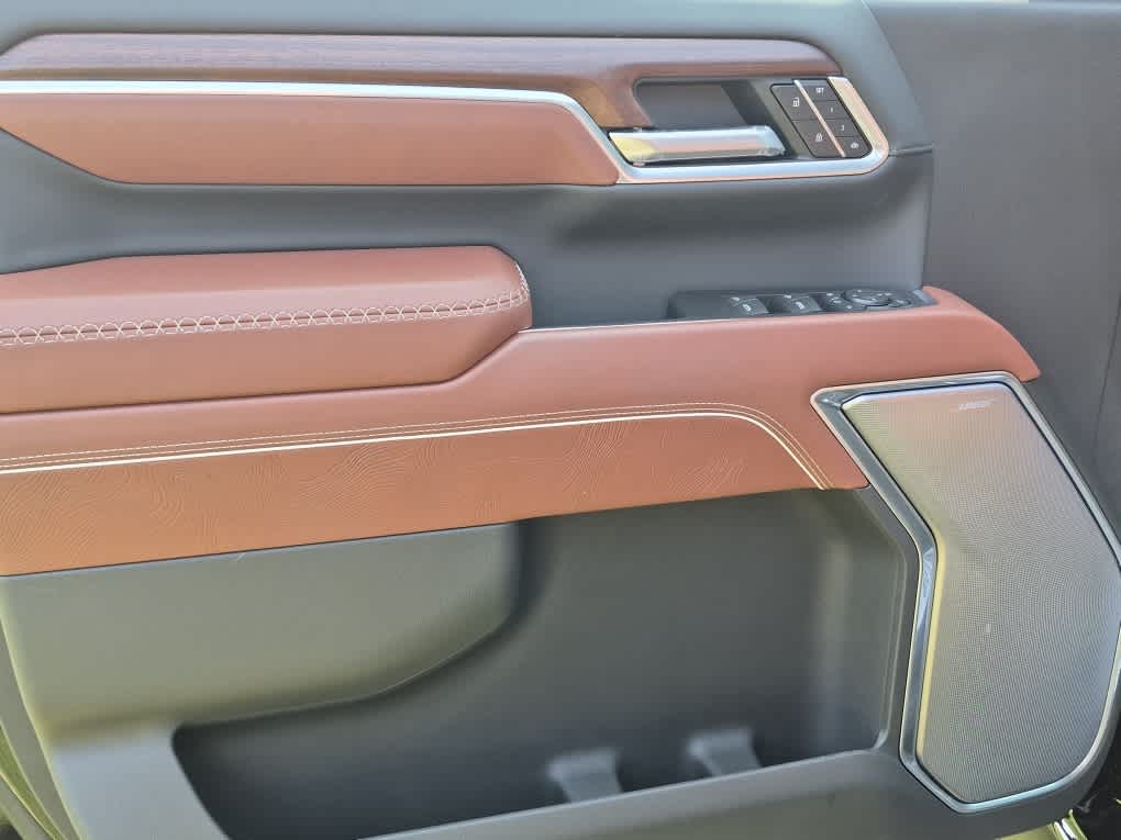 2026 GMC Sierra 3500HD Denali Ultimate - Onyx Black exterior view 10