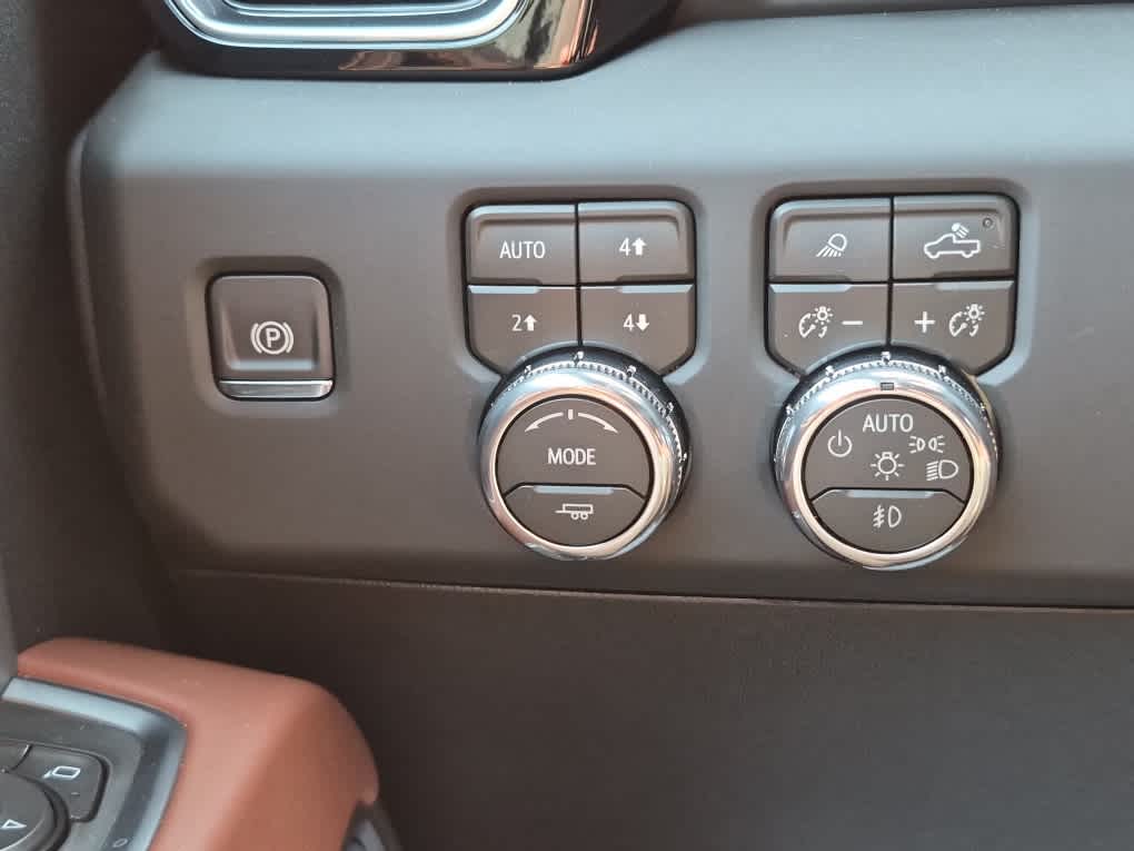 2026 GMC Sierra 3500HD Denali Ultimate - Onyx Black exterior view 18