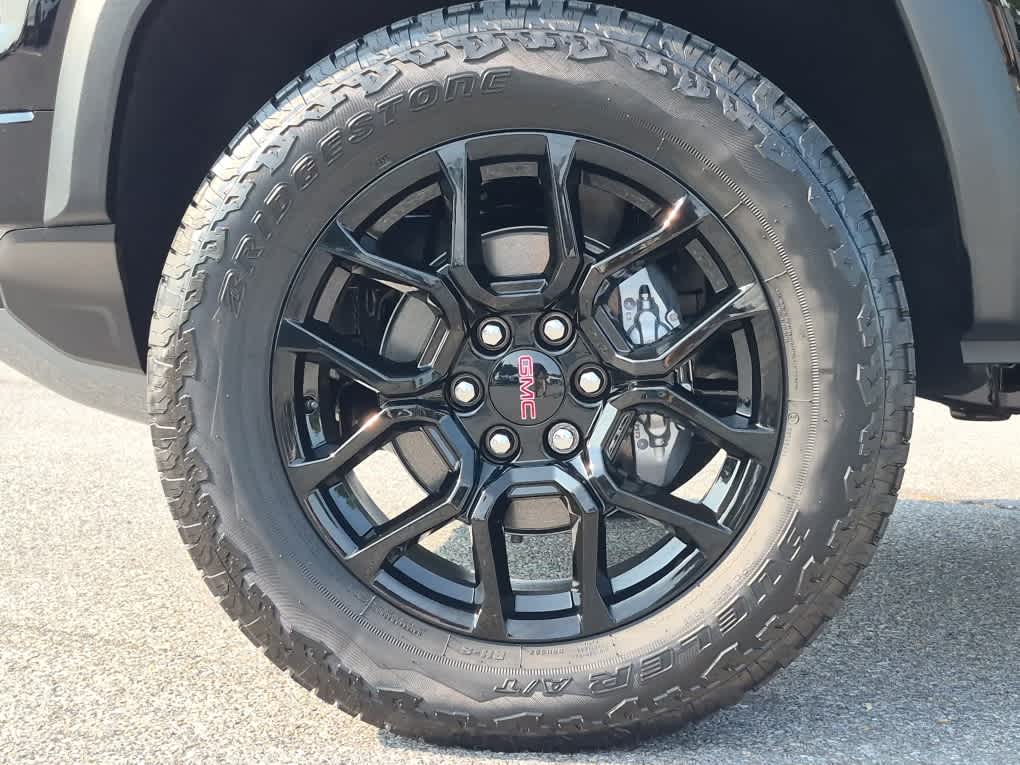 2026 GMC Canyon 4WD Denali - Onyx Black exterior view 6