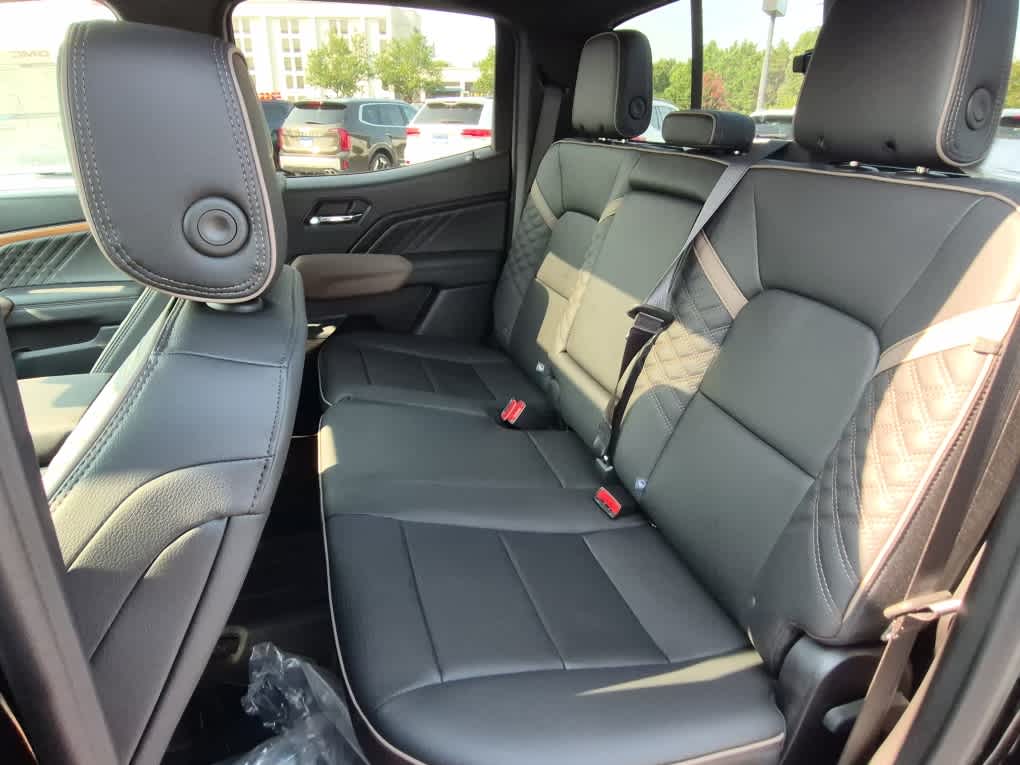 2026 GMC Canyon 4WD Denali - Onyx Black exterior view 7