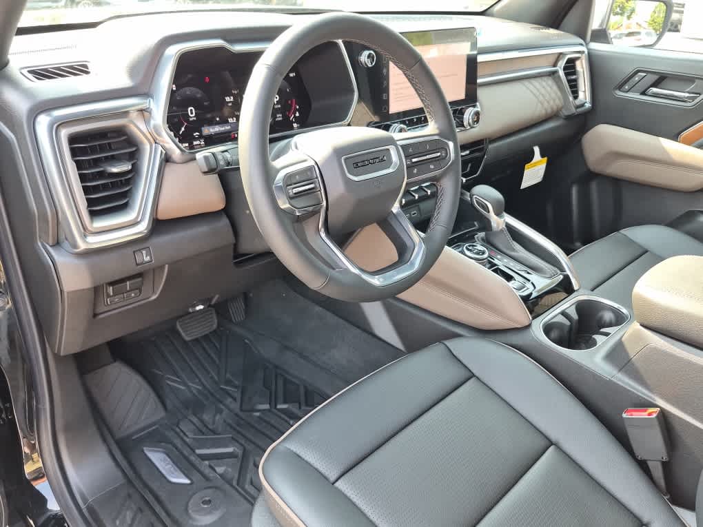 2026 GMC Canyon 4WD Denali - Onyx Black exterior view 11