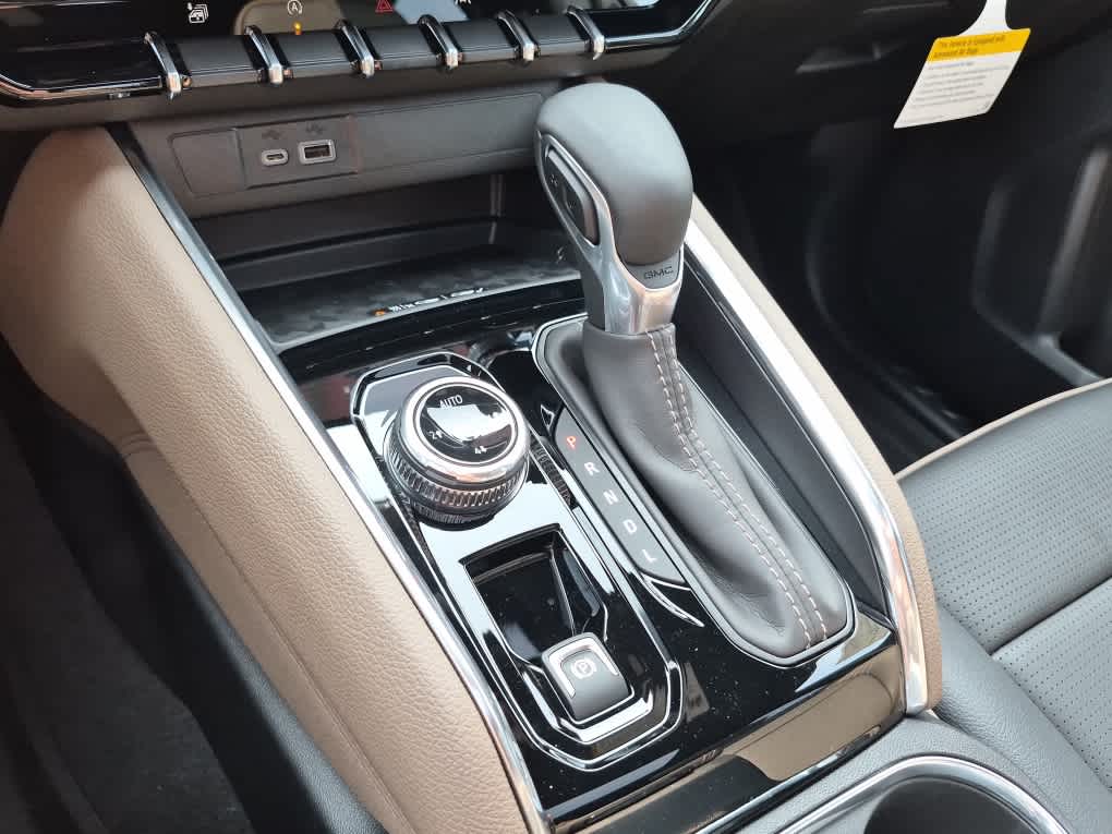 2026 GMC Canyon 4WD Denali - Onyx Black exterior view 13