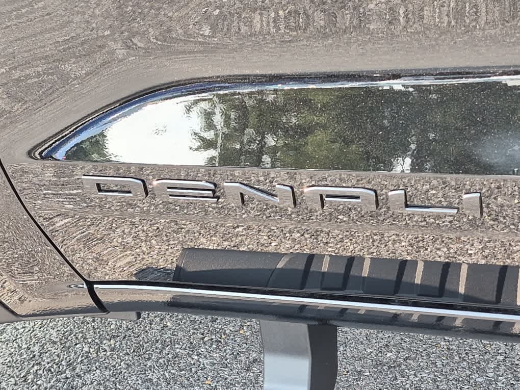 2026 GMC Canyon 4WD Denali - Onyx Black exterior view 19