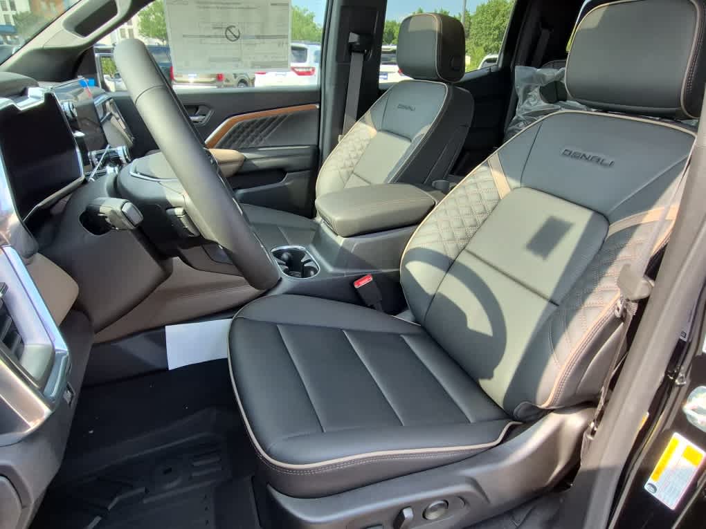 2026 GMC Canyon 4WD Denali - Onyx Black exterior view 9