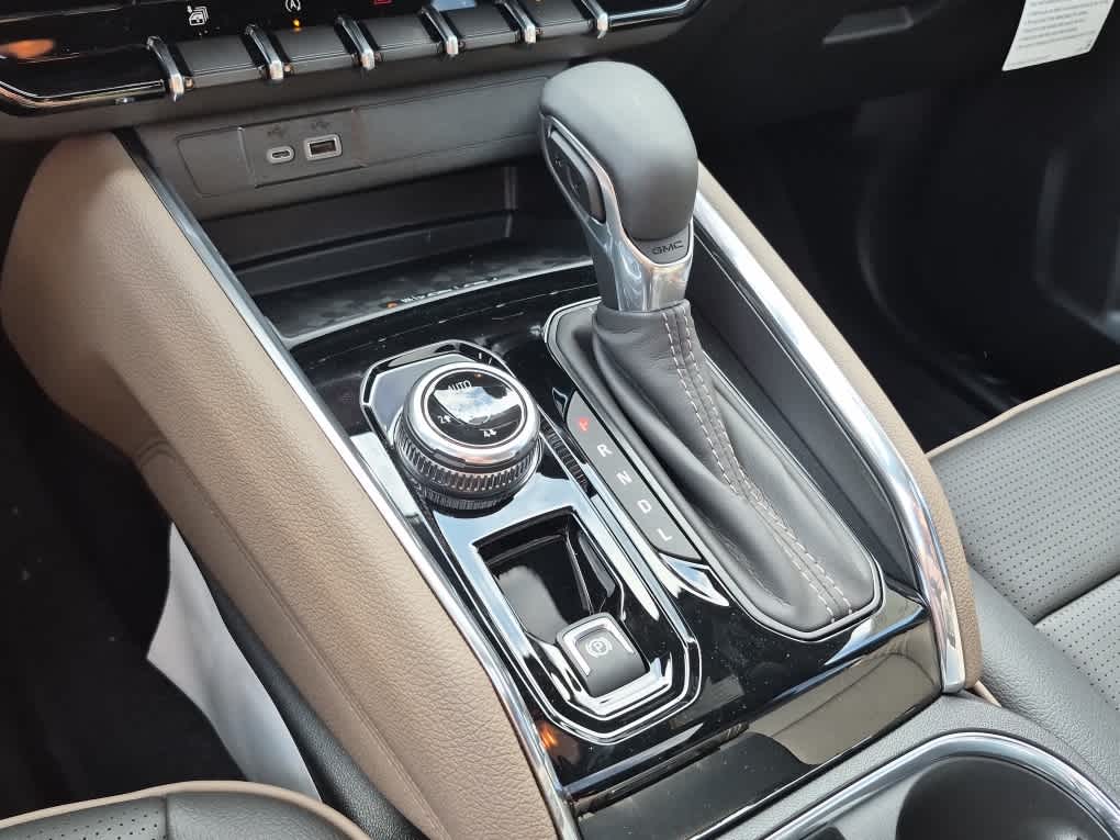 2026 GMC Canyon 4WD Denali - Onyx Black exterior view 11