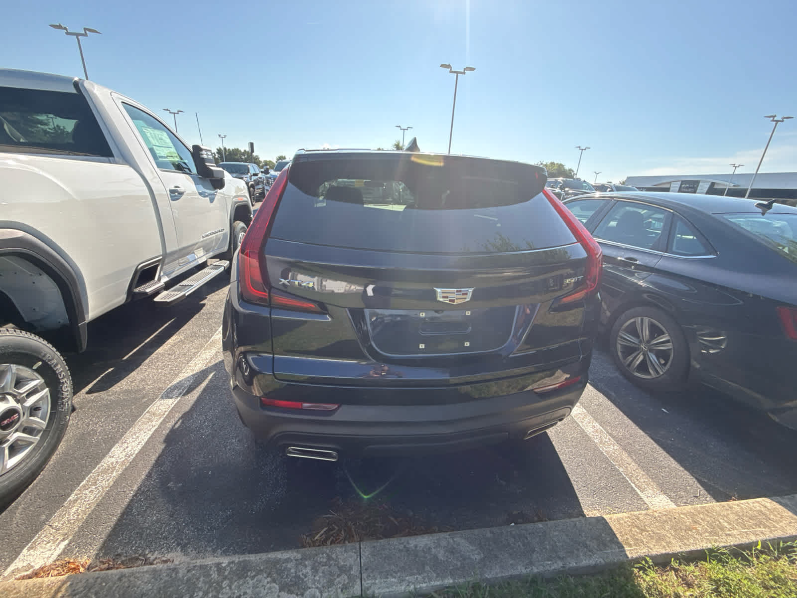 2023 Cadillac XT4 FWD Luxury - Galactic Grey Metallic exterior view 5