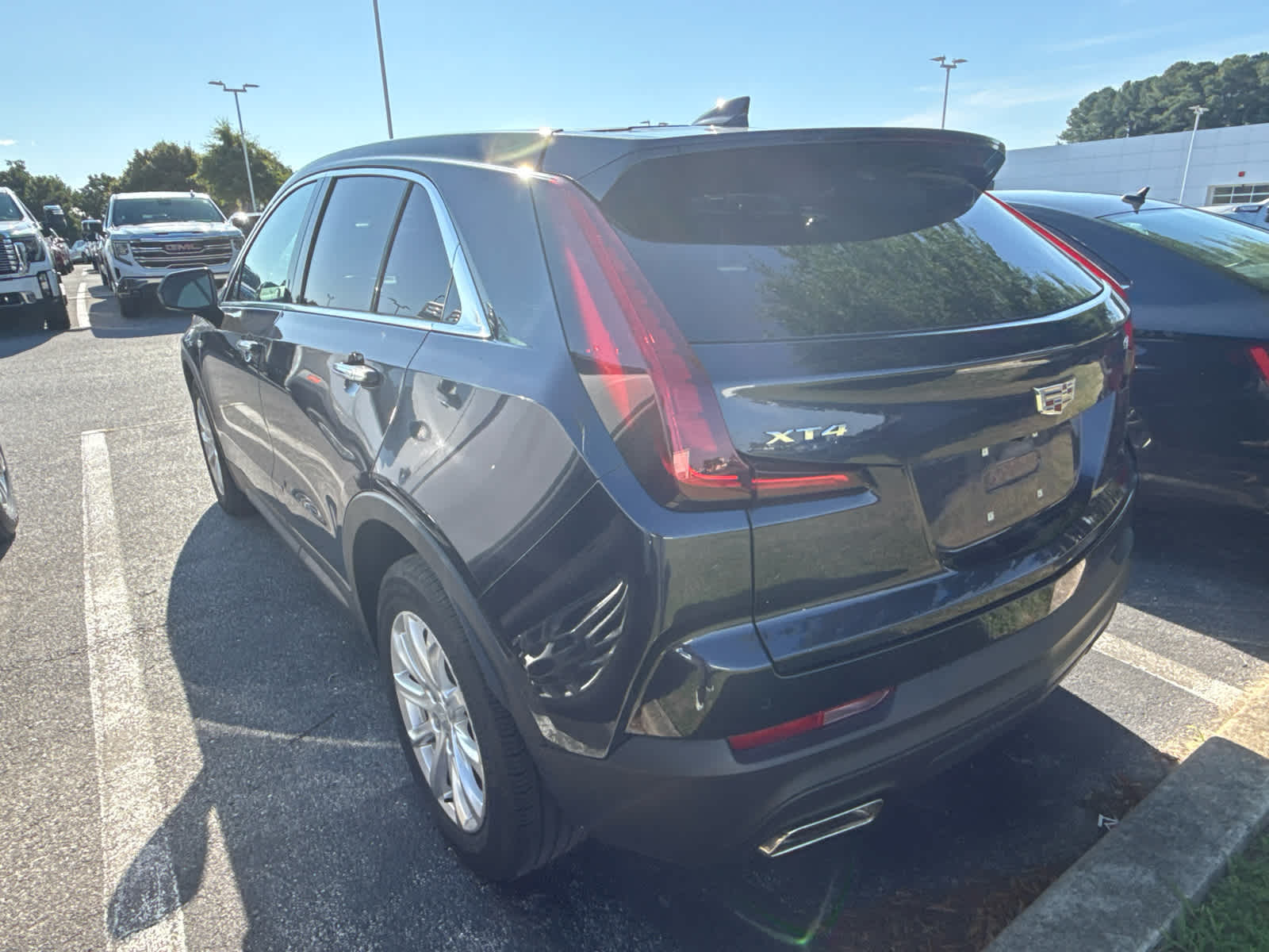 2023 Cadillac XT4 FWD Luxury - Galactic Grey Metallic exterior view 4
