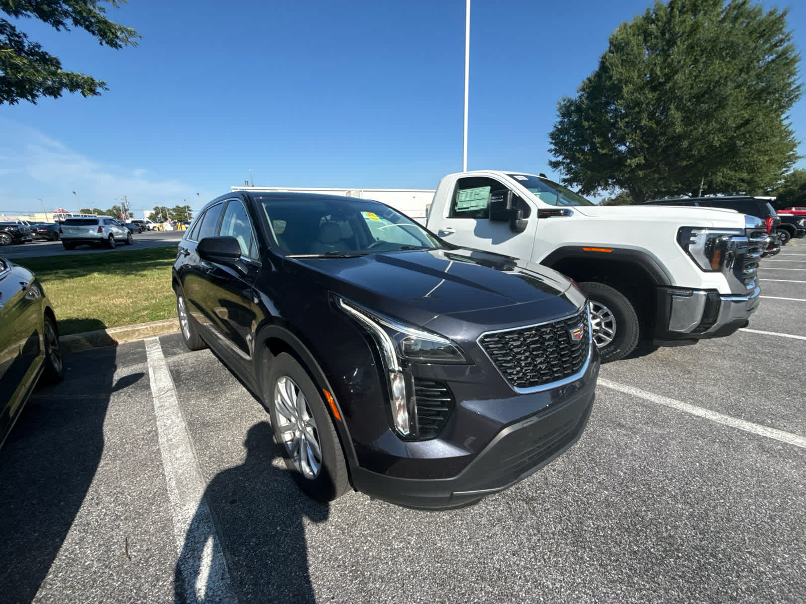 2023 Cadillac XT4 FWD Luxury - Galactic Grey Metallic exterior view 7