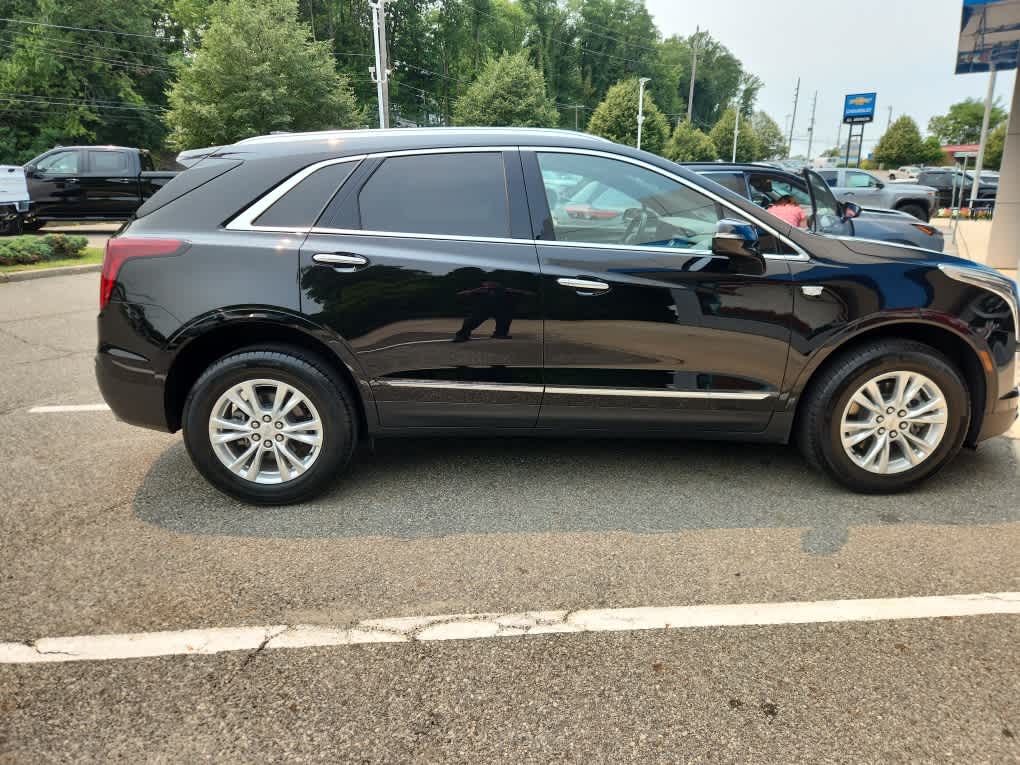 2023 Cadillac XT5 FWD Luxury - Stellar Black Metallic exterior view 2