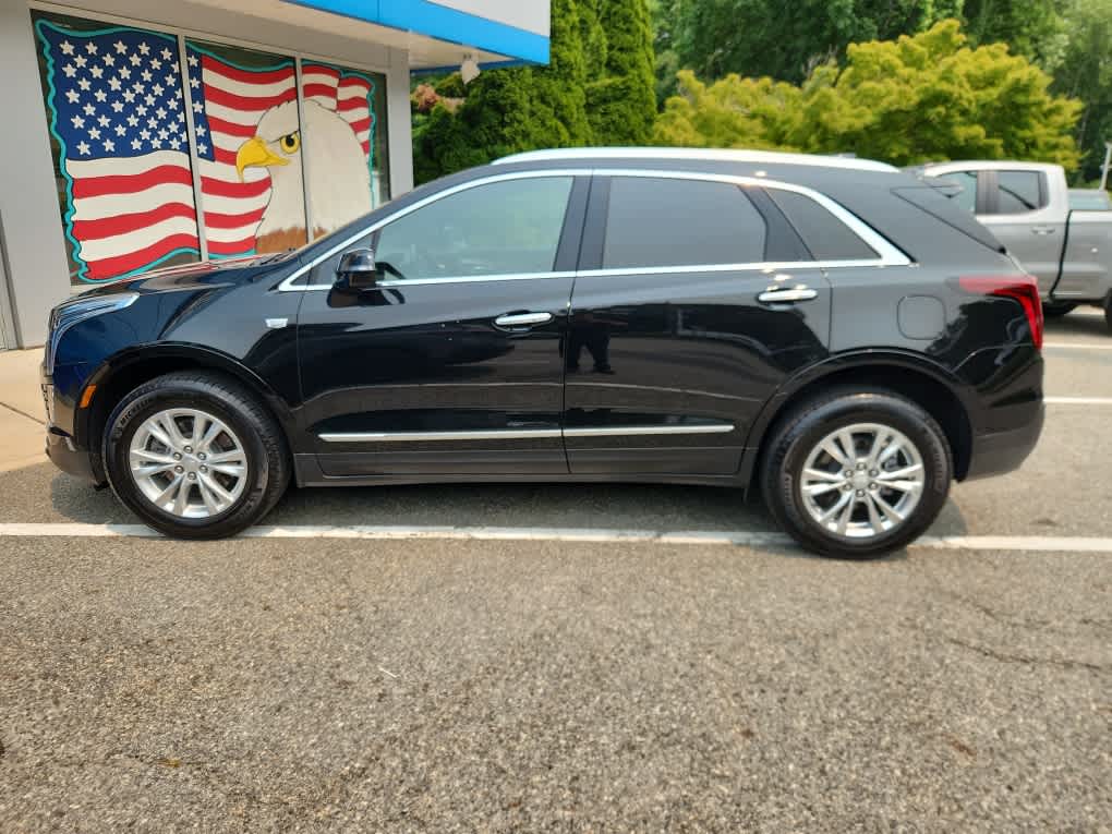 2023 Cadillac XT5 FWD Luxury - Stellar Black Metallic exterior view 7
