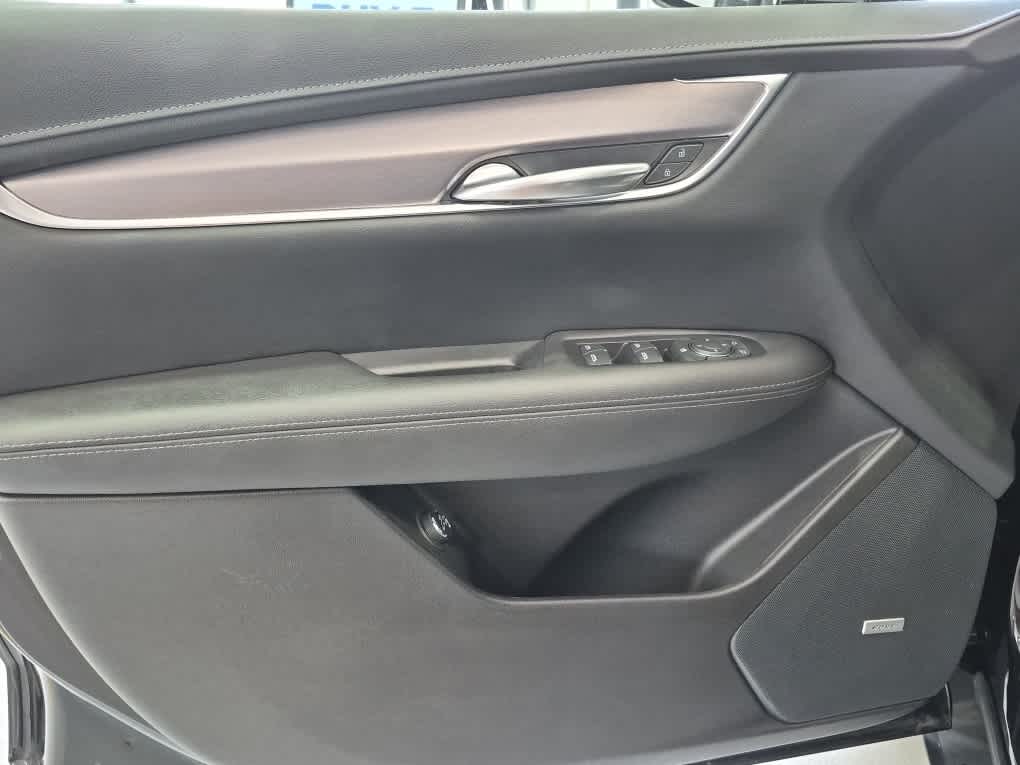 2023 Cadillac XT5 FWD Luxury - Stellar Black Metallic exterior view 10
