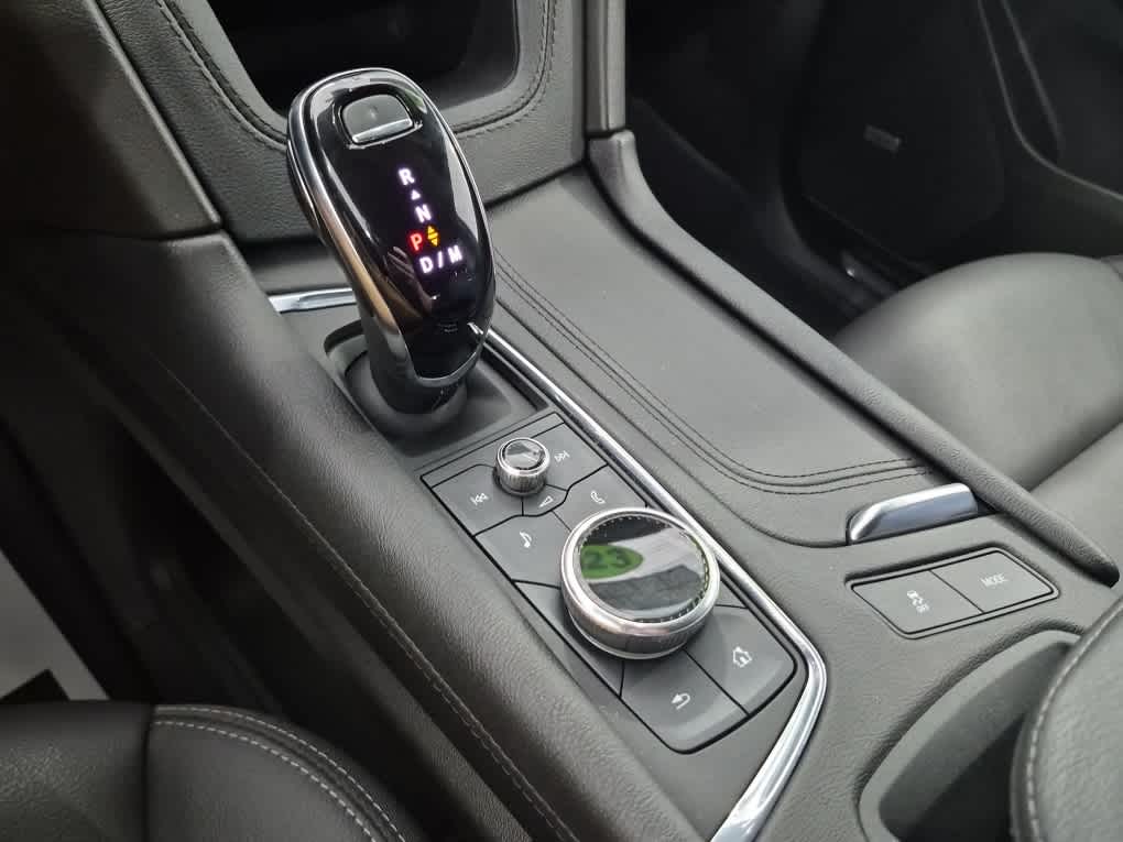 2023 Cadillac XT5 FWD Luxury - Stellar Black Metallic exterior view 13