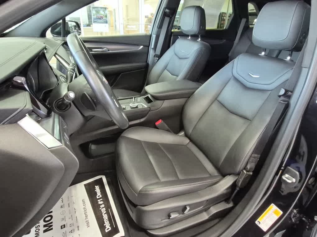 2023 Cadillac XT5 FWD Luxury - Stellar Black Metallic exterior view 11