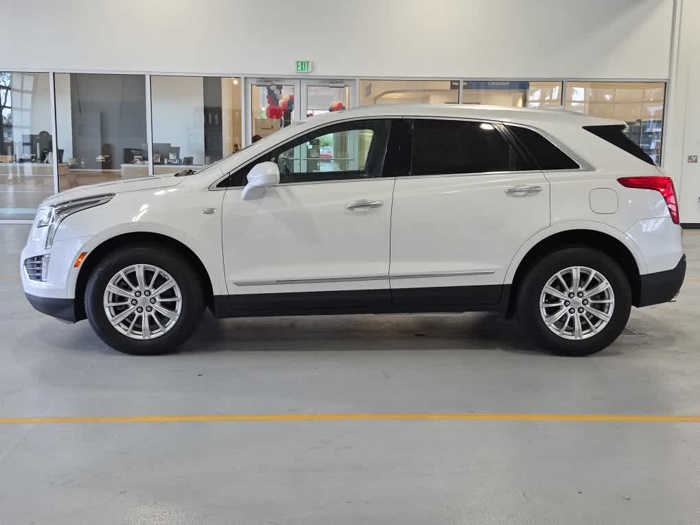 2018 Cadillac XT5 FWD - Crystal White Tricoat exterior view 5