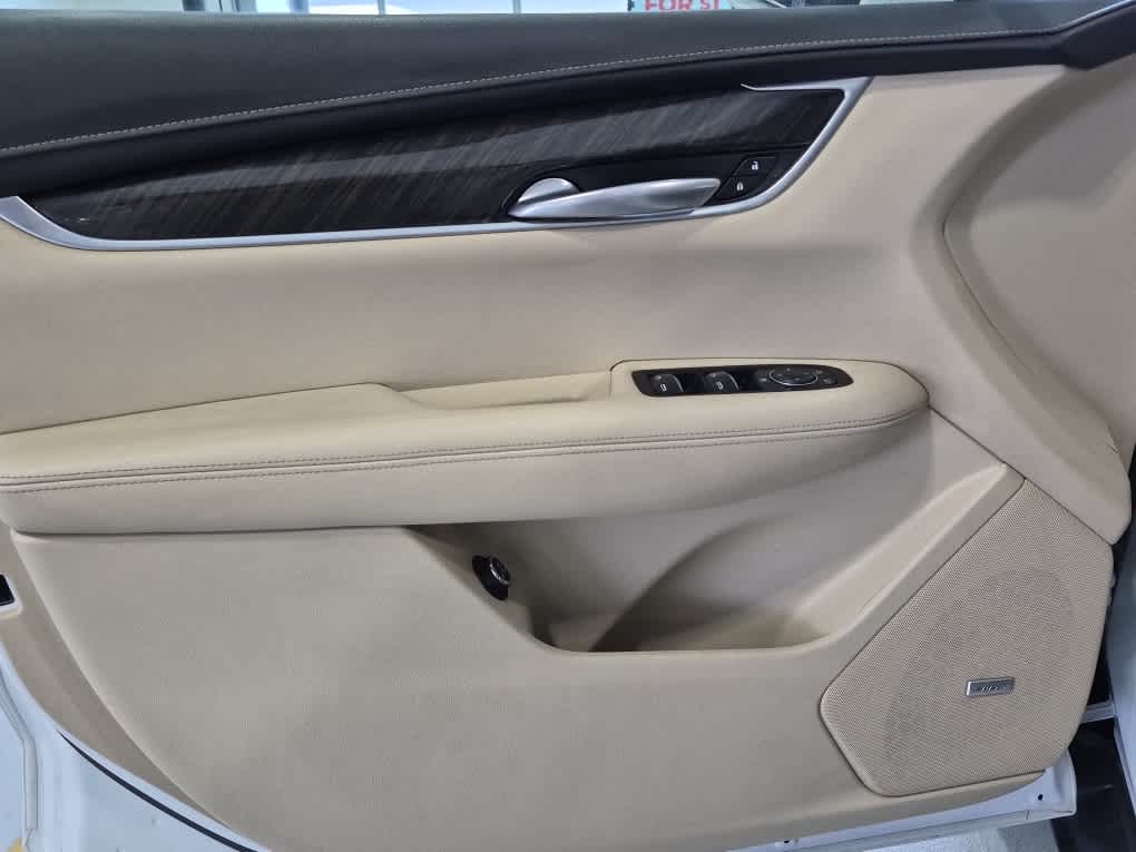 2018 Cadillac XT5 FWD - Crystal White Tricoat exterior view 9