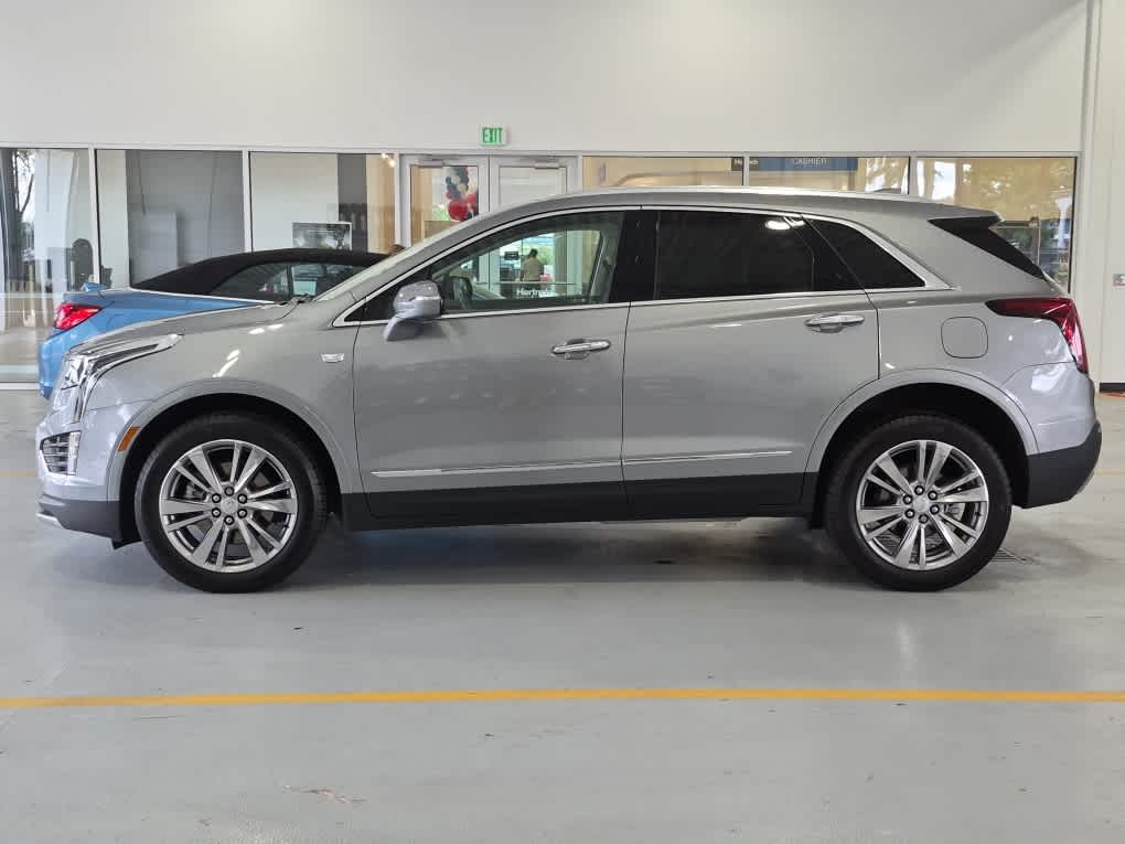 2024 Cadillac XT5 FWD Premium Luxury - Argent Silver Metallic exterior view 5