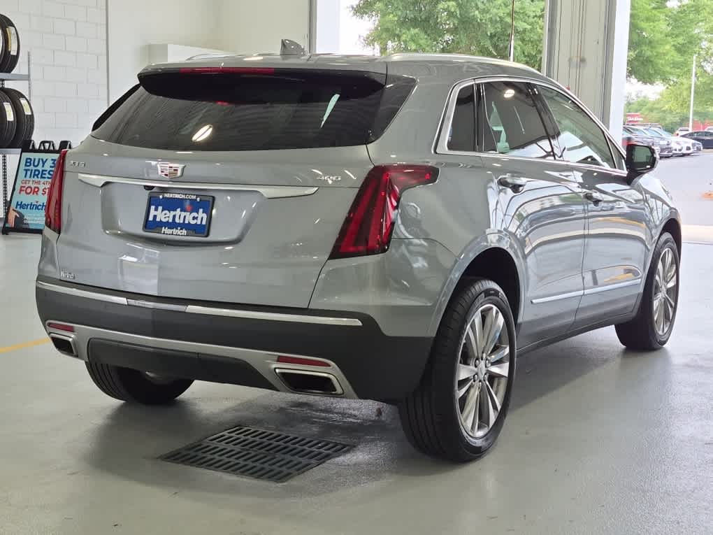 2024 Cadillac XT5 FWD Premium Luxury - Argent Silver Metallic exterior view 3