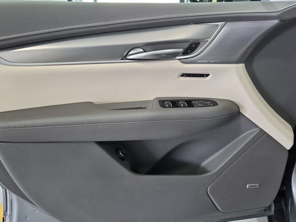 2024 Cadillac XT5 FWD Premium Luxury - Argent Silver Metallic exterior view 9