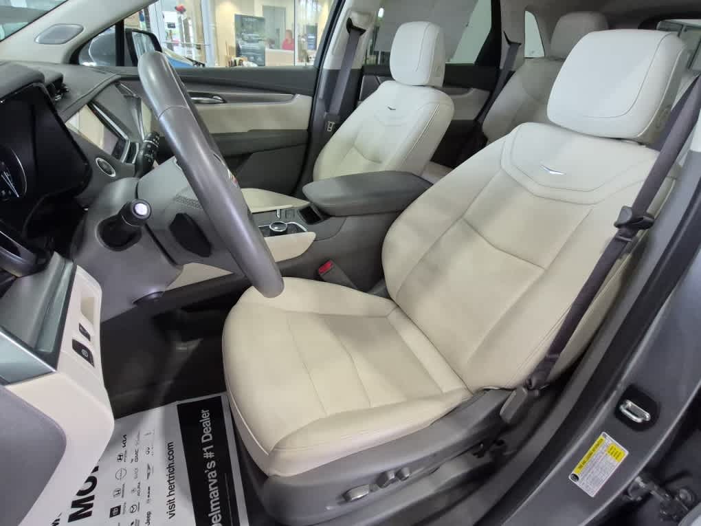 2024 Cadillac XT5 FWD Premium Luxury - Argent Silver Metallic exterior view 10
