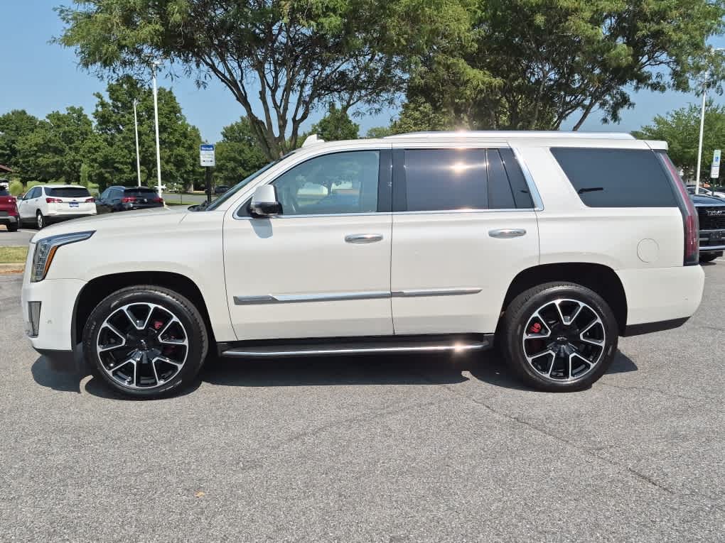 2018 Cadillac Escalade Luxury - Crystal White Tricoat exterior view 5