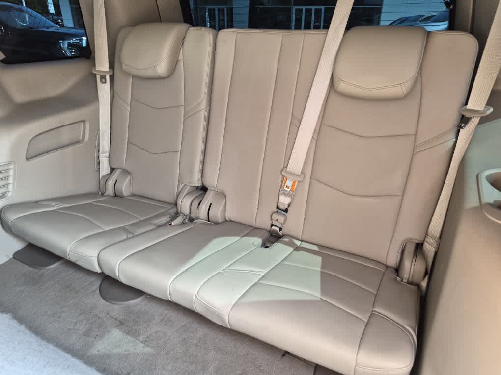 2018 Cadillac Escalade Luxury - Crystal White Tricoat exterior view 7
