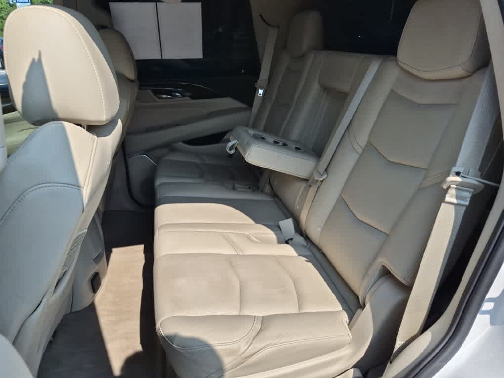 2018 Cadillac Escalade Luxury - Crystal White Tricoat exterior view 8