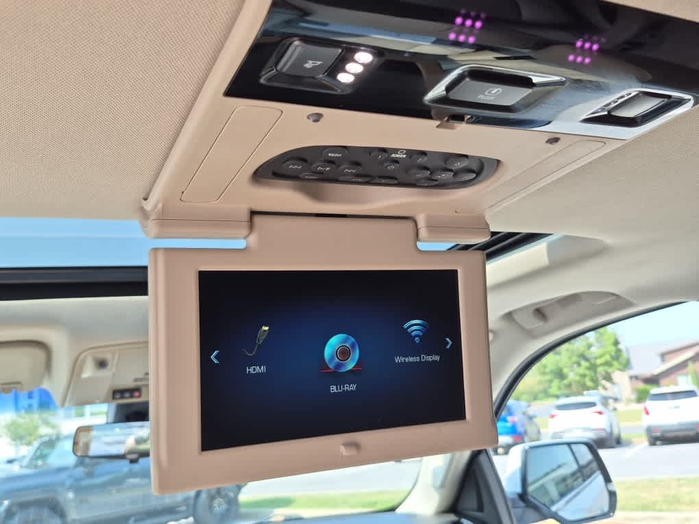 2018 Cadillac Escalade Luxury - Crystal White Tricoat exterior view 9