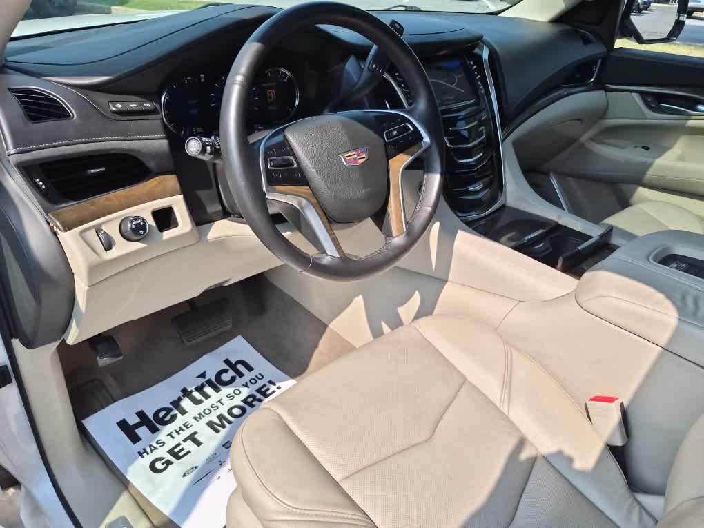 2018 Cadillac Escalade Luxury - Crystal White Tricoat exterior view 14