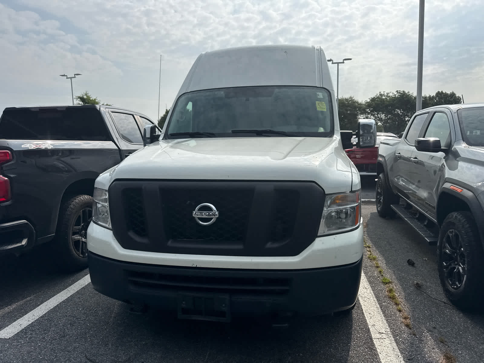 2021 Nissan NV2500HD SV - Glacier White exterior view 2