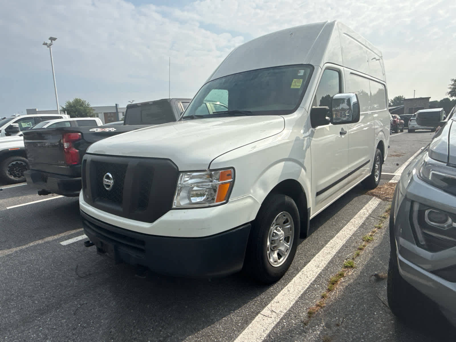 2021 Nissan NV2500HD SV - Glacier White exterior view 3