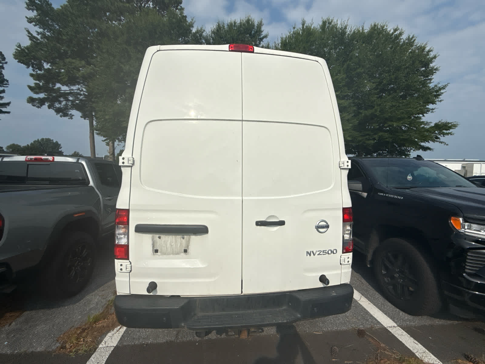 2021 Nissan NV2500HD SV - Glacier White exterior view 5
