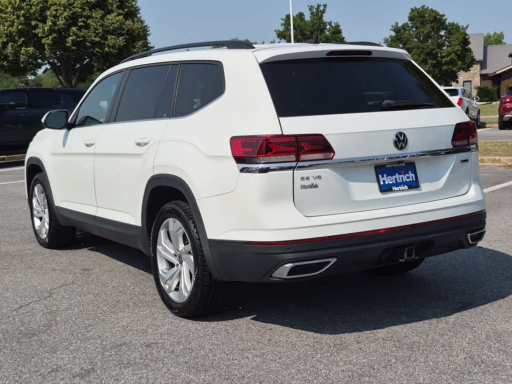2021 Volkswagen Atlas 3.6L V6 SE w/Technology - Pure White exterior view 4