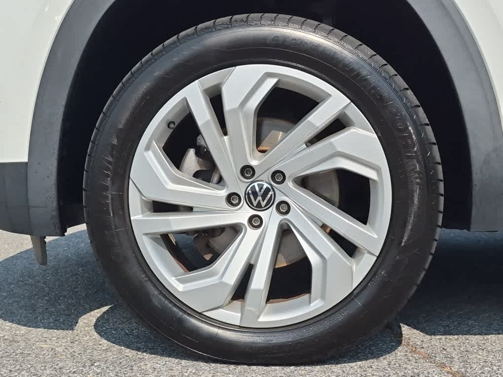 2021 Volkswagen Atlas 3.6L V6 SE w/Technology - Pure White exterior view 6