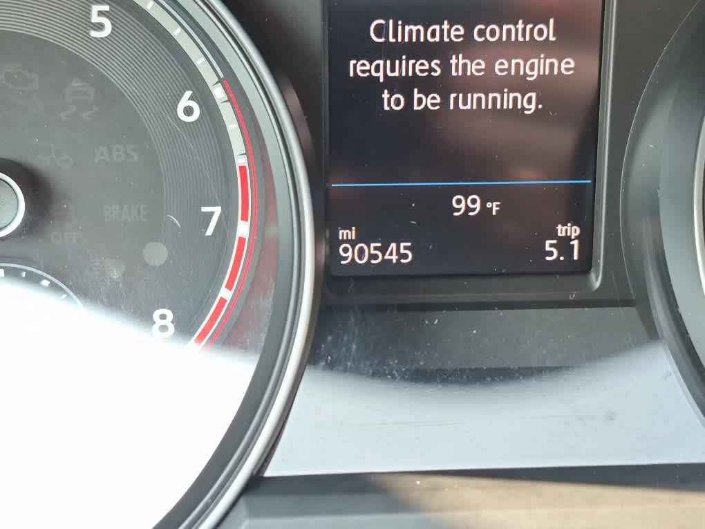 2021 Volkswagen Atlas 3.6L V6 SE w/Technology - Pure White exterior view 19