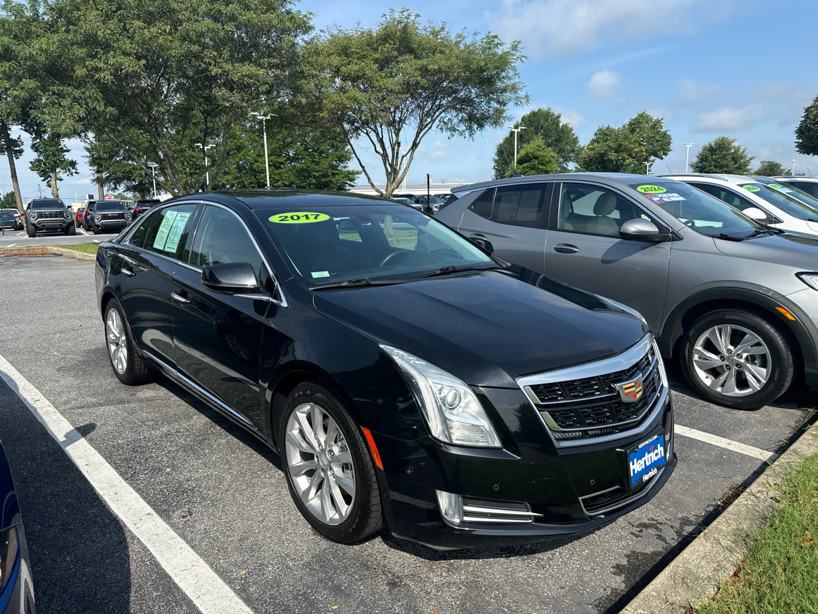 2017 Cadillac XTS Luxury - Black Raven exterior view 3