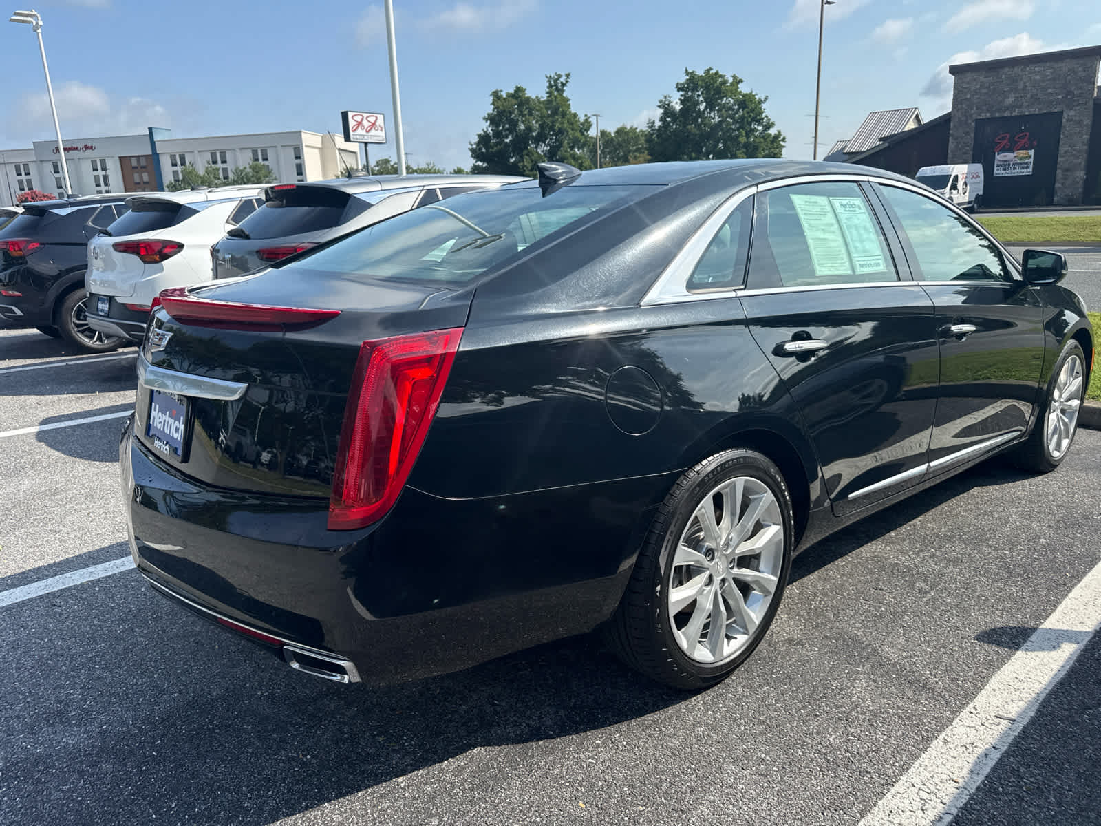 2017 Cadillac XTS Luxury - Black Raven exterior view 5