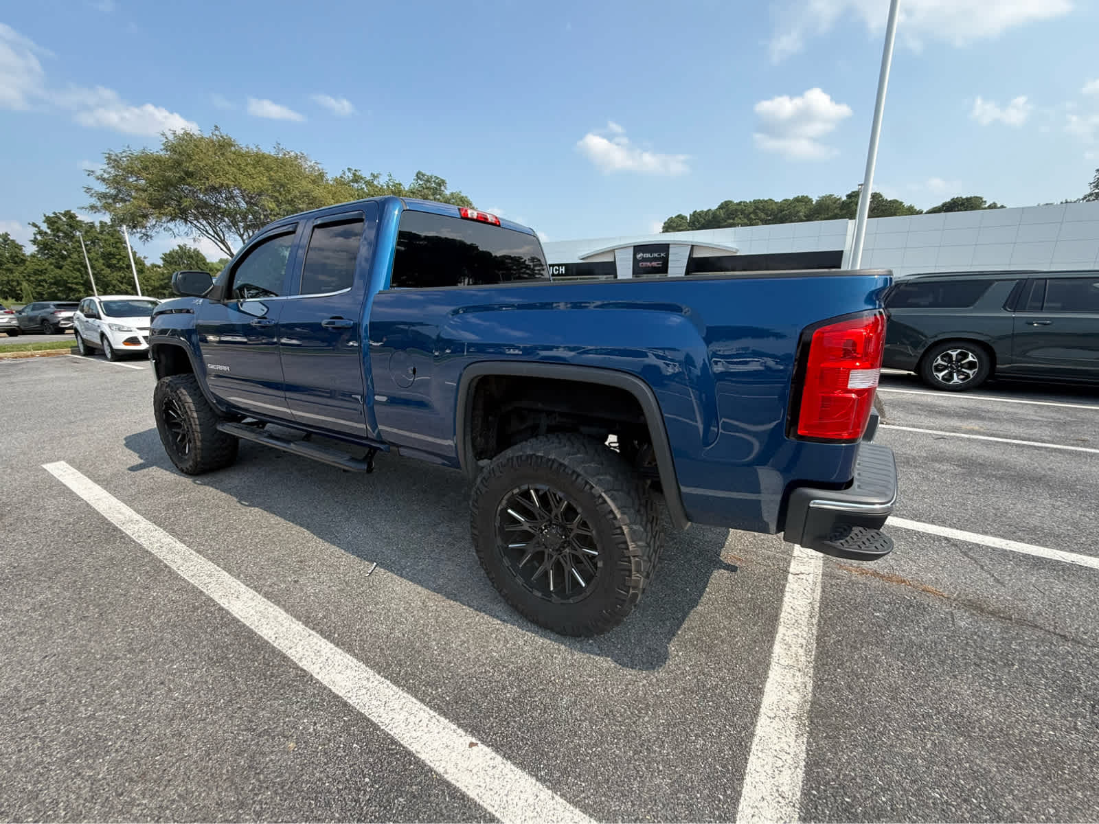 2019 GMC Double Cab Standard Box 4-Wheel Drive SLE SLE - BLUE exterior view 4