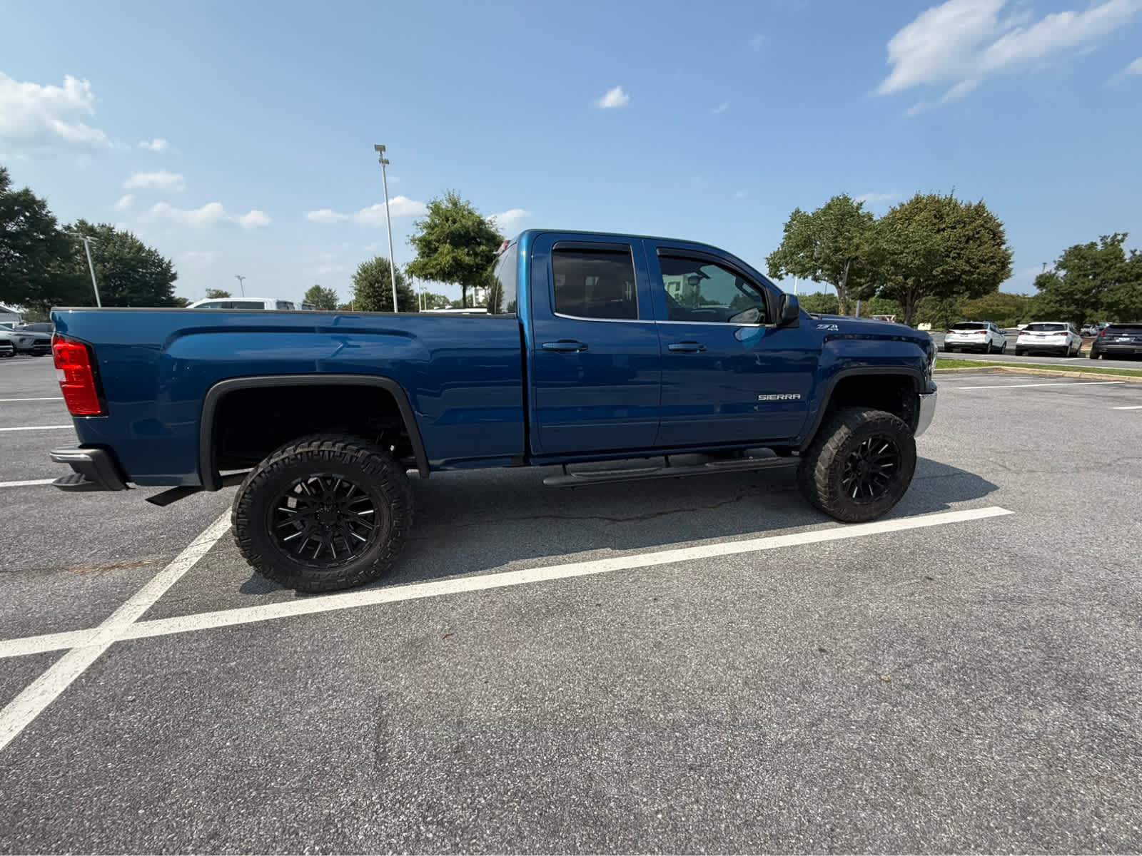 2019 GMC Double Cab Standard Box 4-Wheel Drive SLE SLE - BLUE exterior view 8