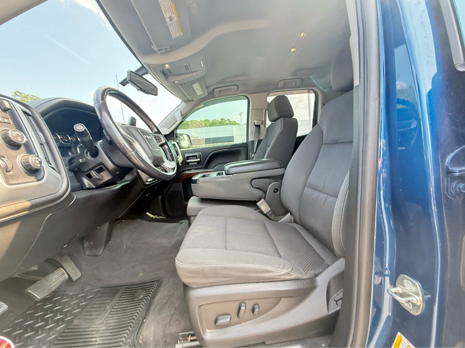 2019 GMC Double Cab Standard Box 4-Wheel Drive SLE SLE - BLUE exterior view 12