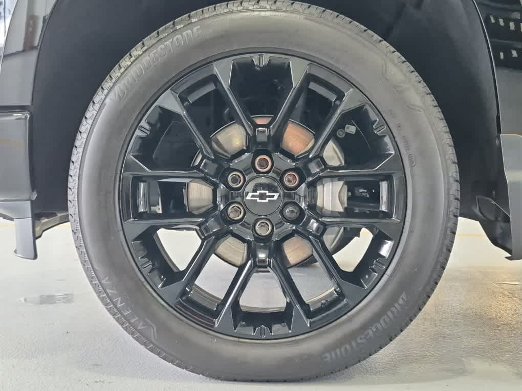 2026 Chevrolet Silverado 1500 RST - Black exterior view 6