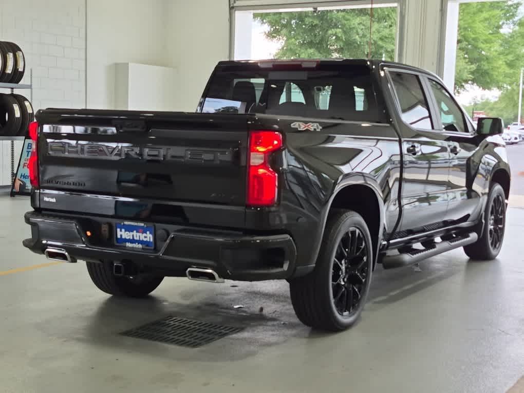 2026 Chevrolet Silverado 1500 RST - Black exterior view 3