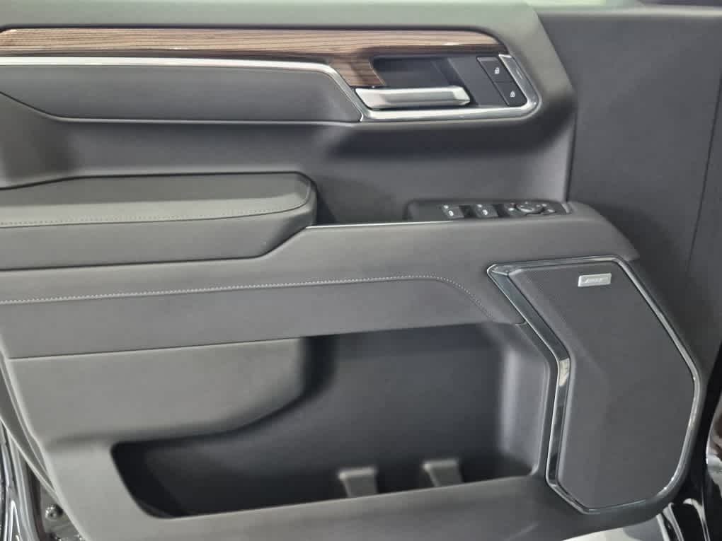 2026 Chevrolet Silverado 1500 RST - Black exterior view 9