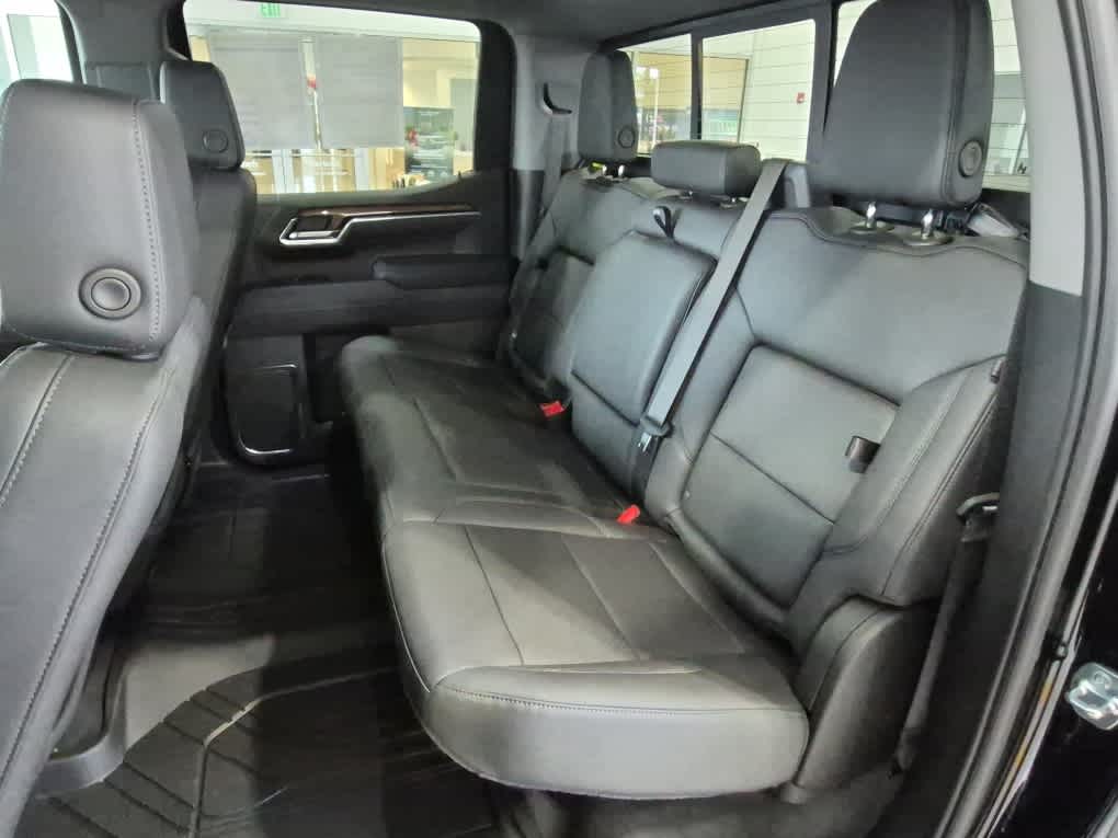 2026 Chevrolet Silverado 1500 RST - Black exterior view 7