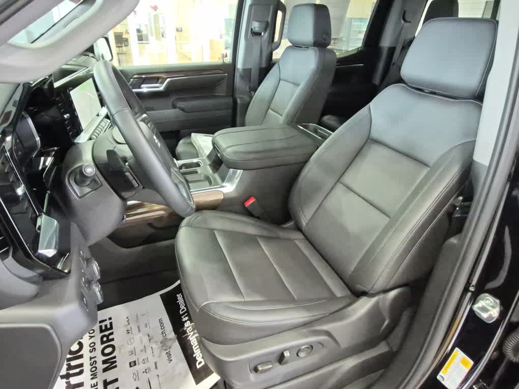 2026 Chevrolet Silverado 1500 RST - Black exterior view 10