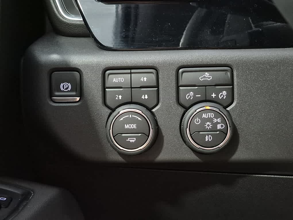 2026 Chevrolet Silverado 1500 RST - Black exterior view 18