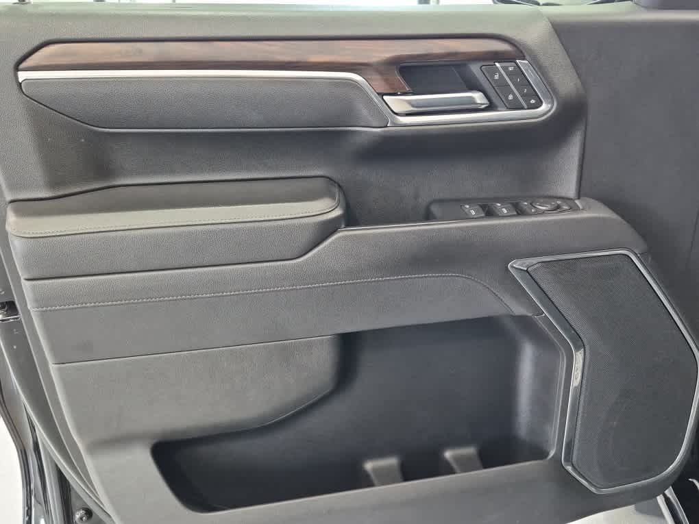2025 GMC Sierra 1500 SLT - Onyx Black exterior view 9