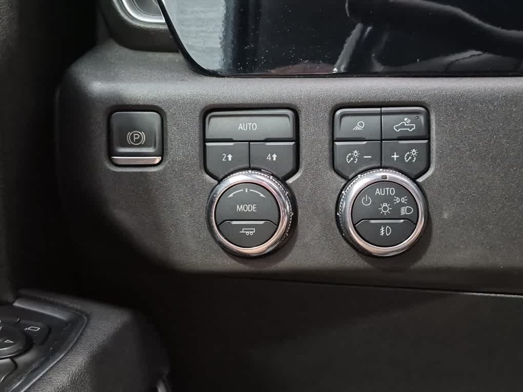 2025 GMC Sierra 1500 SLT - Onyx Black exterior view 17