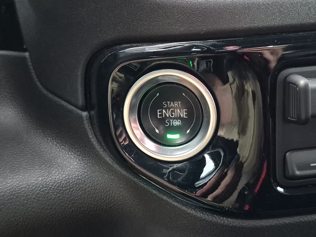2025 GMC Sierra 1500 SLT - Onyx Black exterior view 18