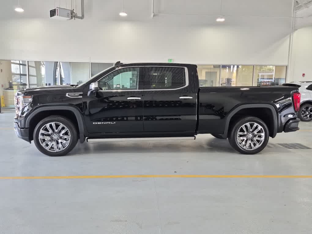 2025 GMC Sierra 1500 Denali - Onyx Black exterior view 5